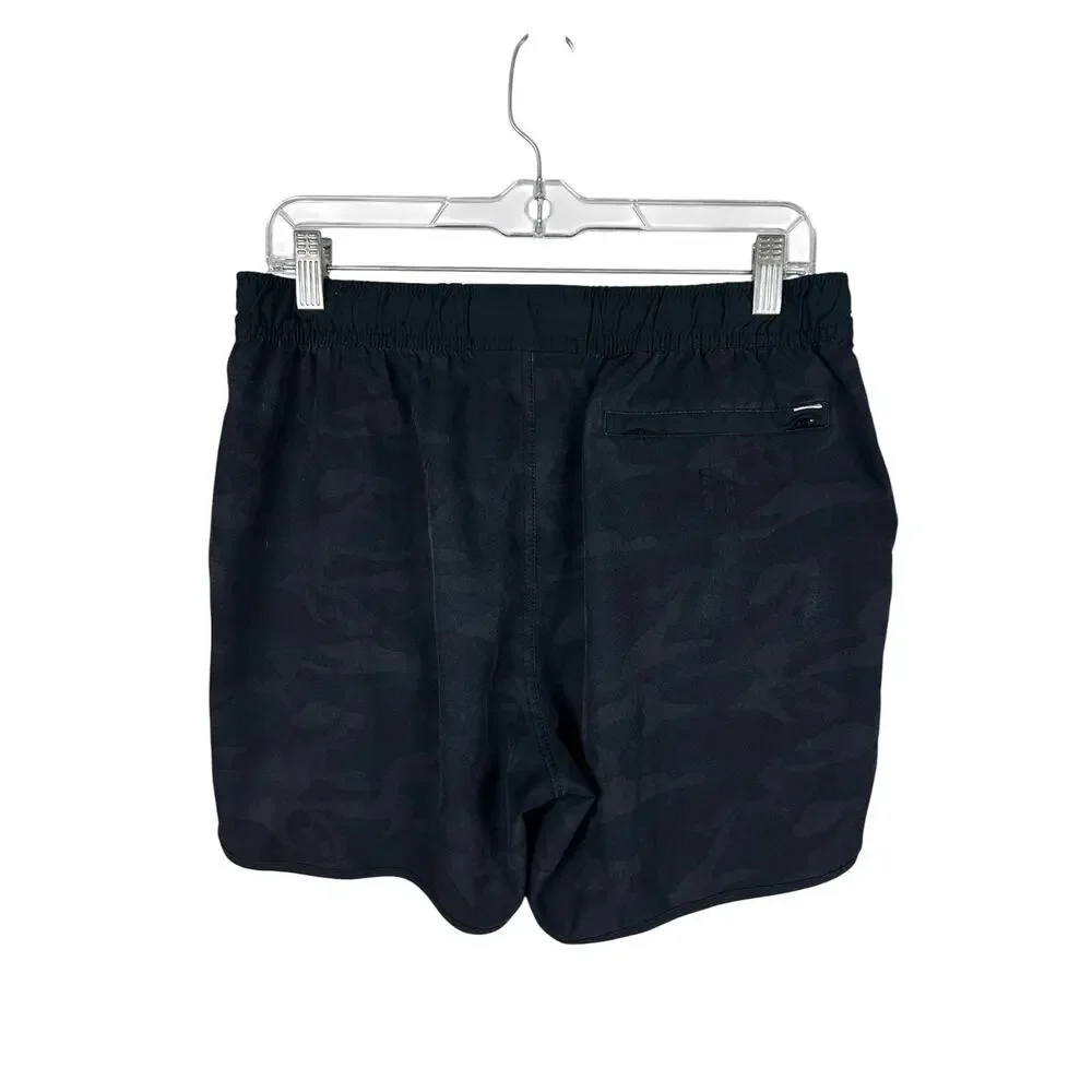 Vuori Mens Black Camo 5